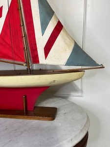 lot 26 image: Authentic Models Union Jack Pond Yacht