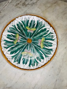 lot 39 image: Antique Chinese Moth Patterned Export Porcelain Familie Plate