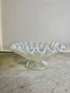 lot 44 image: Opalescent Scalloped Dish