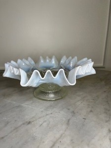 lot 46 image: Vintage Opalescent Scalloped Dish