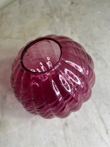 lot 50 image: Vintage Cranberry Glass Vase