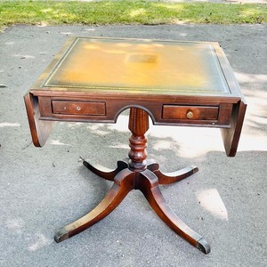 lot 59 image: Antique Duncan Phyfe Drop Leaf Table