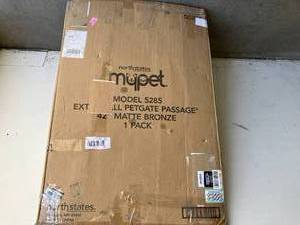 lot 90 image: North States MyPet Adjustable Width Petgate Passage