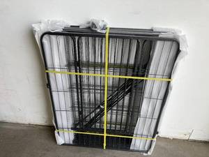 lot 129 image: 8-Piece Metal Pet Fence Playpen