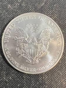 2001 AMERICAN SILVER EAGLE 1 TROY OZ .999 FINE SILVER