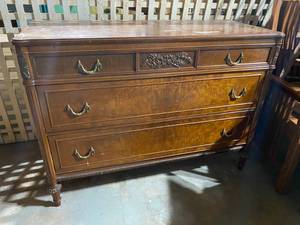 lot 44 image: Antique Huntley Furniture Carved Wood Dresser