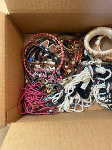 lot 3 image: African Style Jewelry & Assorted Vintage Jewelry