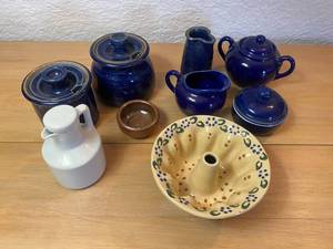 lot 17 image: Blue Ceramic Pottery Dishware