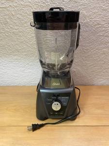 lot 15 image: Oster Blender