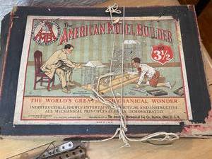 lot 26 image: Antique The American Model Builders and Guide