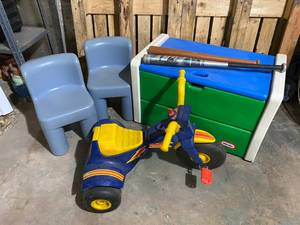 lot 40 image: Childrens Toy Bin, Chairs, Baseball Bats, Tricycle