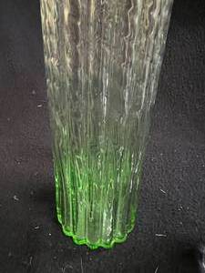 lot 76 image: Lot of 2 Vases