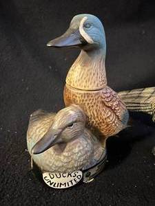 lot 87 image: Ducks Unlimited Beam & Ceramic Pheasant