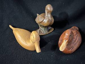 lot 88 image: Wood & Ceramic Ducks