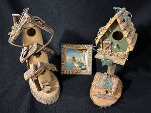lot 102 image: 2 Wood Birdhouses and 2 Wall Hangings