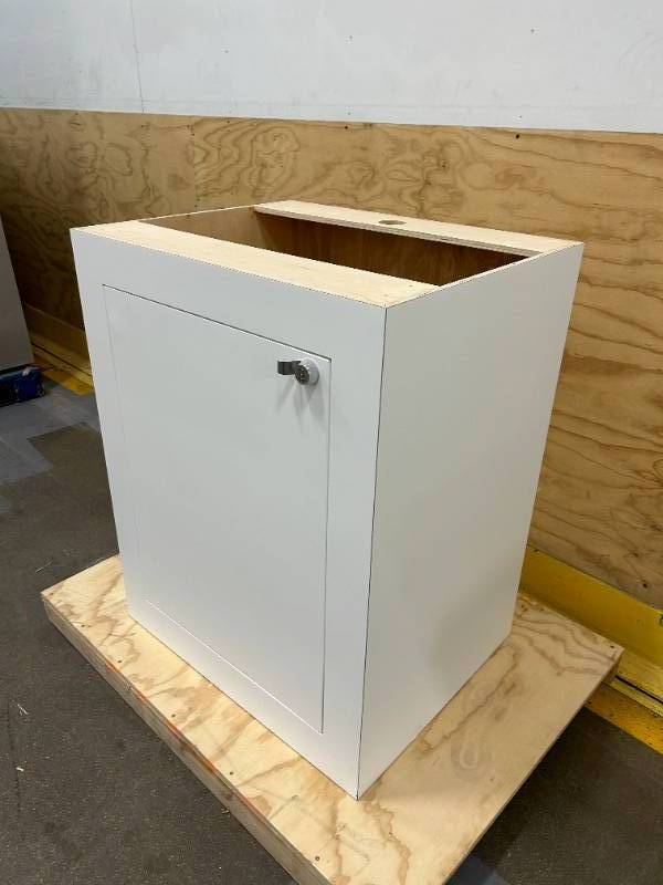 lot 142 image: Trade Show DisplayCabinet