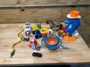 lot 92 image: Lot of Kids Toys