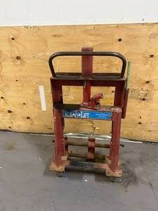 lot 41 image: ROL-A-LIFT M4