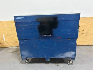 lot 84 image: Large Job Box