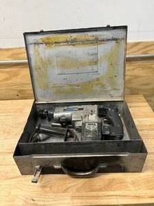 lot 109 image: BLACKDECKER PROFESSIONAL Macho III Heavy Duty Rotary Hammer with Case