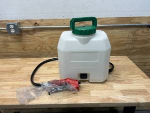 lot 30 image: MILWAUKEE 4 Gal. Switch Tank Pesticide Sprayer Tank Assembly