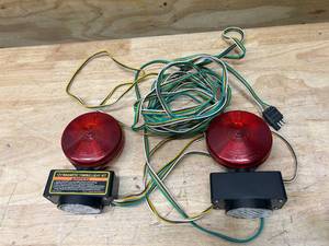 lot 139 image: Magnetic Towing Lights