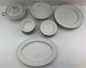 lot 57 image: Group OF Grace Fine China Concerto Brand
