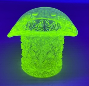 lot 67 image: Vintage Fenton Daisy And Button Pattern Vaseline Glass Toothpick Holder