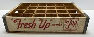 lot 176 image: Vintage Wooden 7Up Crate