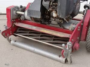 lot 7 image: Toro GreensMaster Reel Mower