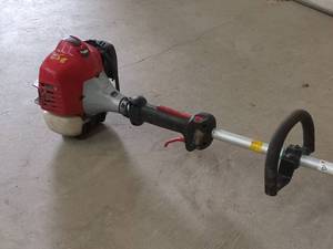 lot 32 image: Shindaiwa Red-Max Landscape  Sidewalk Edger