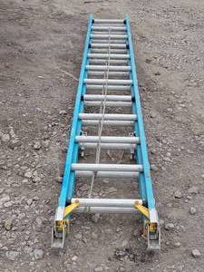 lot 19 image: Werner Fiberglass Extension Ladder