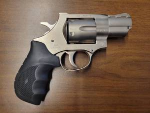 lot 11 image: Brand New 6 Round EAR .357  .38 special Windicator Revolver