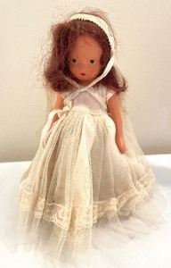 lot 56 image: Vintage Bride and Groom Storybook Dolls