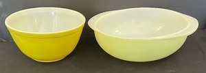 lot 64 image: Fire King and Pyrex Grouping