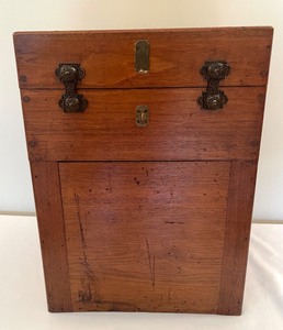 lot 85 image: Vintage Wooden Ice Chest