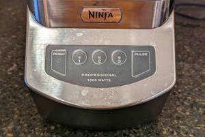 lot 23 image: Ninja 1000 Watt Blender