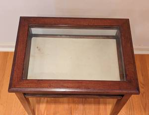 lot 34 image: Brandt Side Table with Display Case