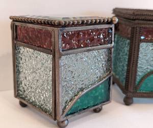 lot 37 image: Pair of Stained Glass Trinket Boxes