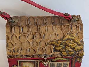 lot 105 image: Vintage Red Barn Box Purse