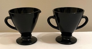 lot 90 image: Vintage Black Vase, Creamer, Sugar Vessel and Serving Plate
