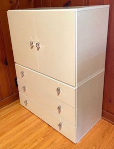 lot 107 image: White Cabinet with 3 Drawers