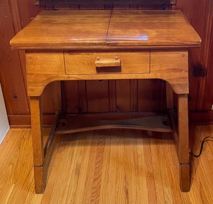 lot 108 image: Vintage Lady Kenmore Sewing Machine with Sewing Table