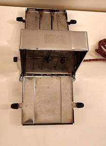 lot 202 image: Vintage Modern Home Working Toaster