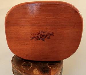 lot 211 image: Sweet Stool Selection, Plus