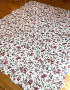 lot 135 image: Delightful Double Sided Quilt
