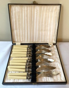 lot 136 image: Vintage Flatware Sets
