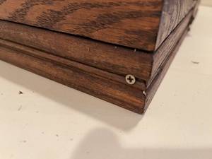 lot 254 image: Vintage Wooden Display Box With Glass Top