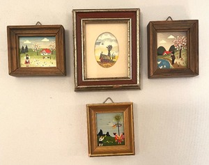 lot 304 image: Miniature Steins, Framed Prints and Floral Trays