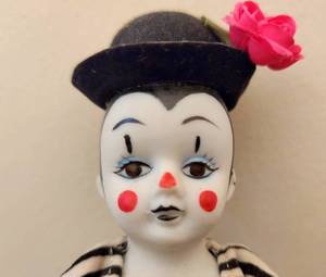 lot 242 image: Vintage Kurt S. Adler Mime Porcelain Doll